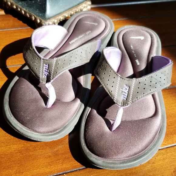 nike flip flops wide width